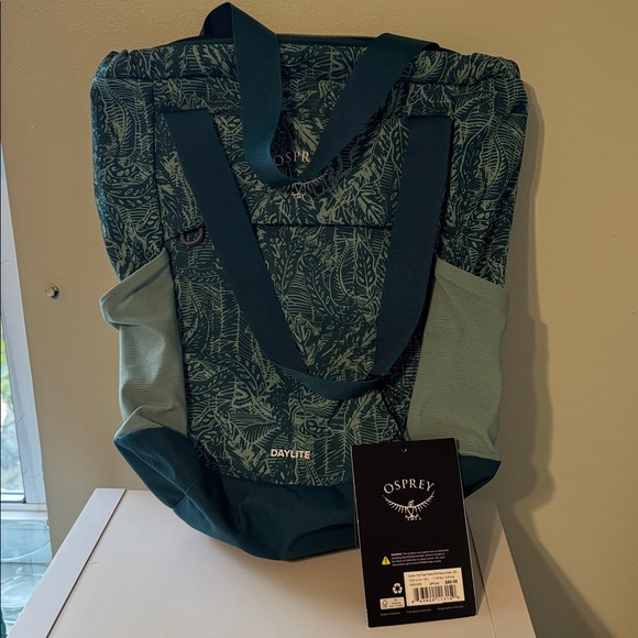 Osprey Daylite 20L Tote Pack in Blue and Green - Picture 1 of 7